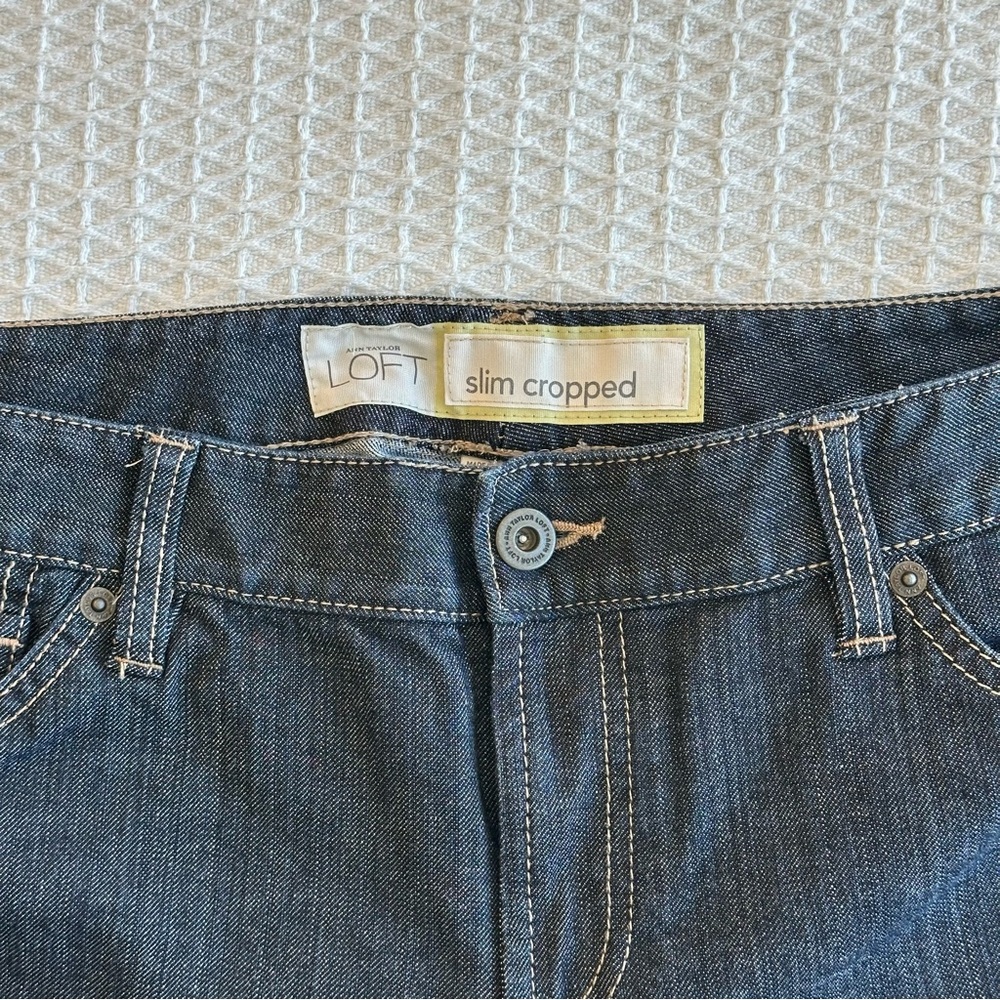 Ann Taylor LOFT slim cropped dark wash jeans - Picture 2 of 4
